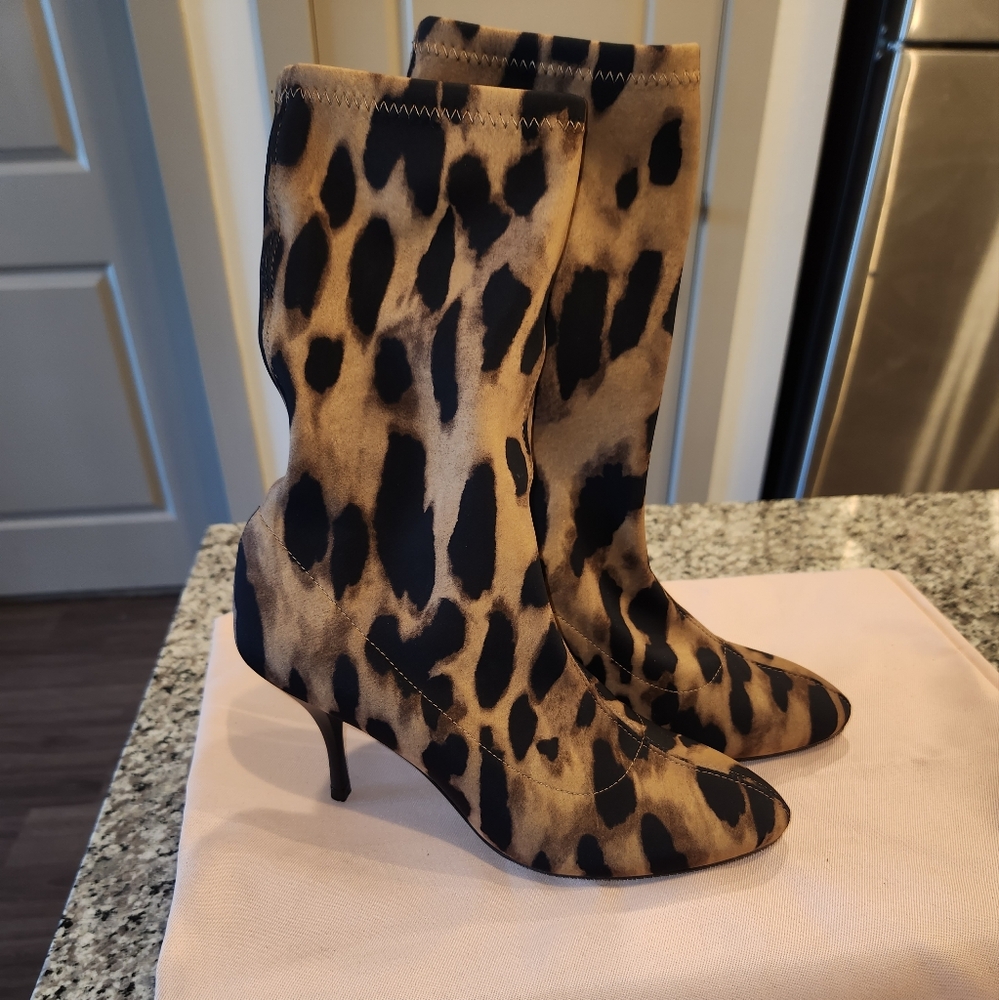 Stuart Weitzman Black and Tan Heeled Boots